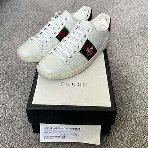 Gucci sneakers size 37.5 (US 8.5)